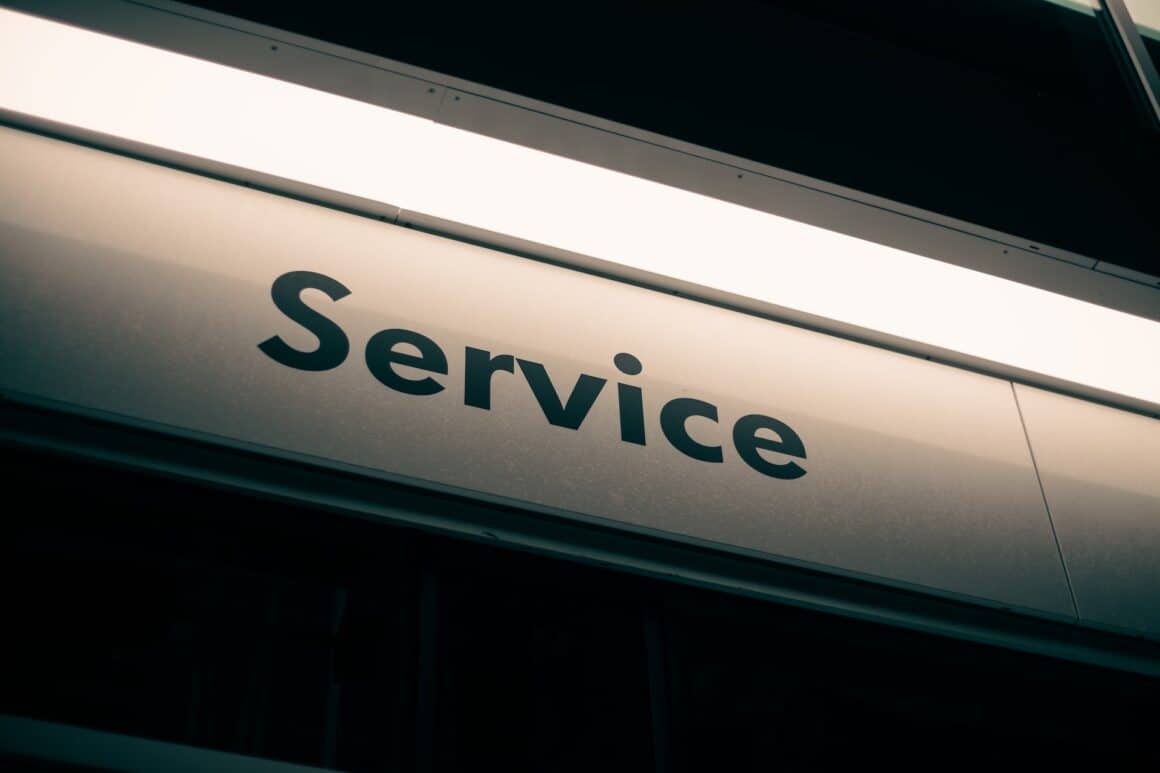 service marketing melibatkan 7P