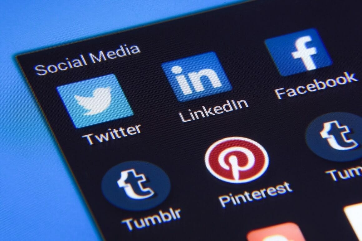 Manfaatkan Media Sosial Untuk Mengundang Orang