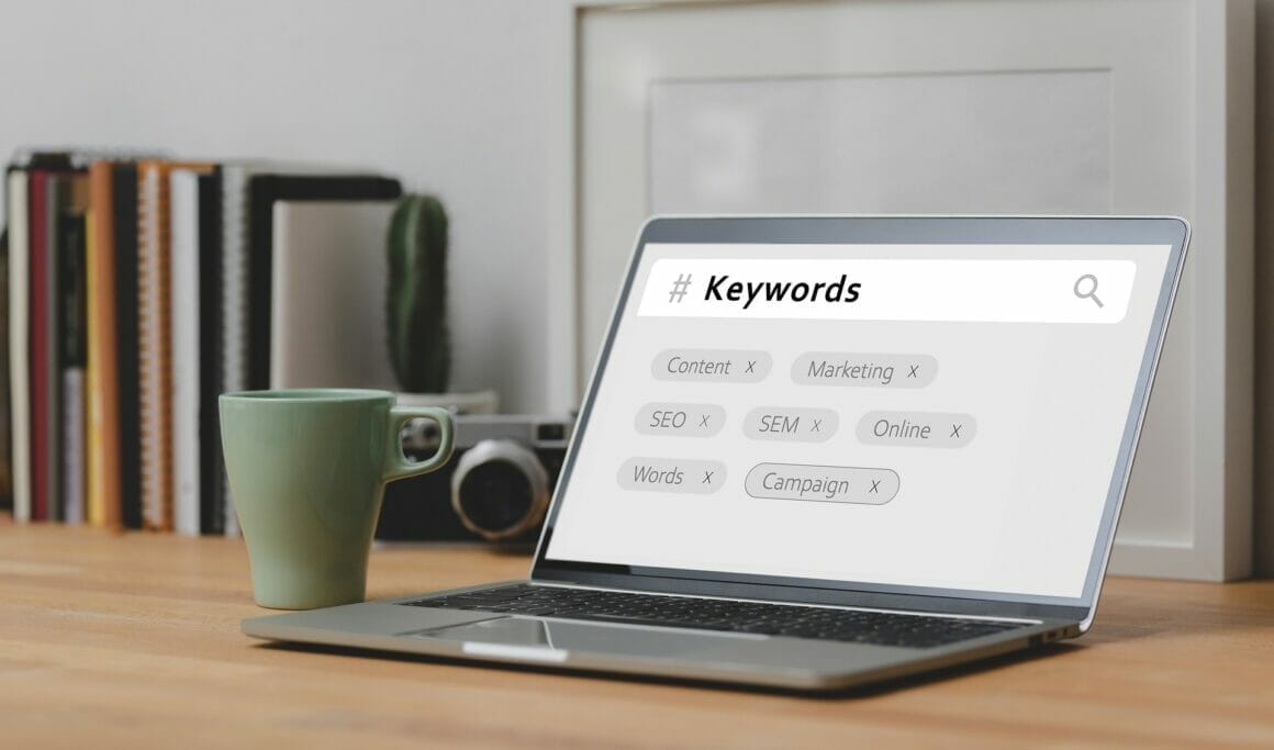 Menyisipkan Dynamic Keyword