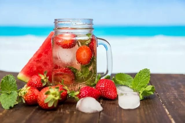 promosi produk minuman dengan kalimat iklan minuman