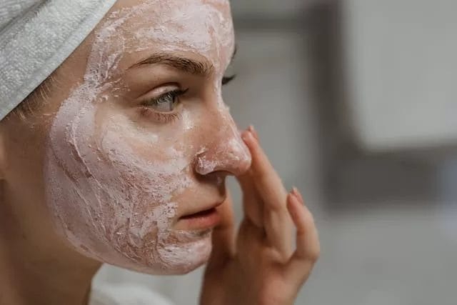 cara menjelaskan kegunaan produk di iklan skincare