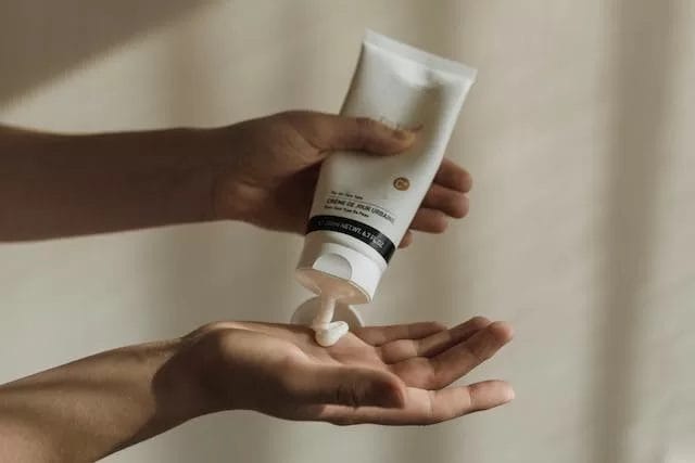 cara menunjukkan harga produk di kalimat iklan skincare