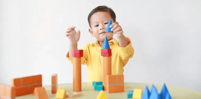 Produksi & Penjualan Mainan Edukasi atau Buku untuk Ibu & Bayi